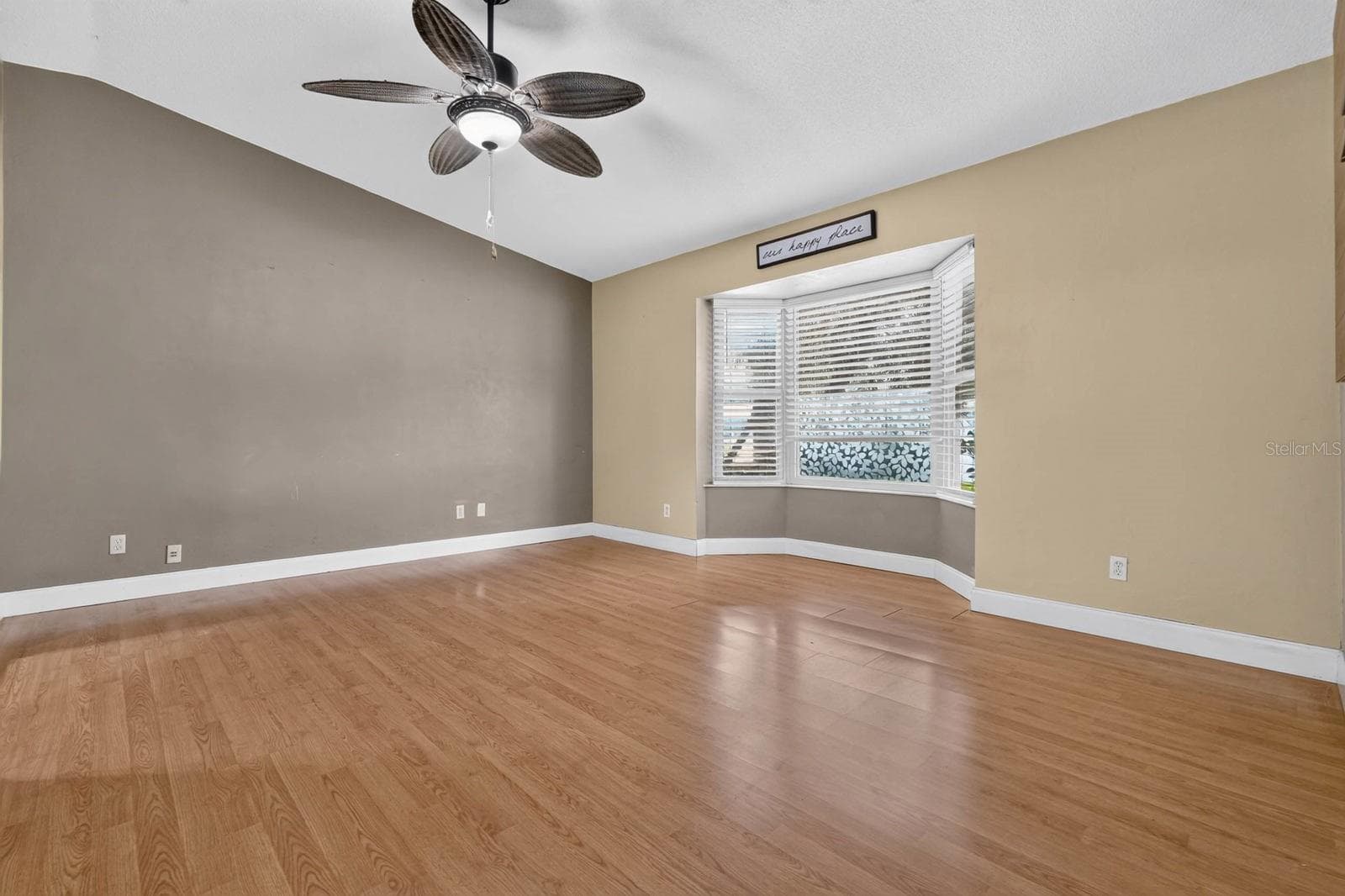 Front Living Room - Alternate View - 319 QUAKER RIDGE DR, DAYTONA BEACH