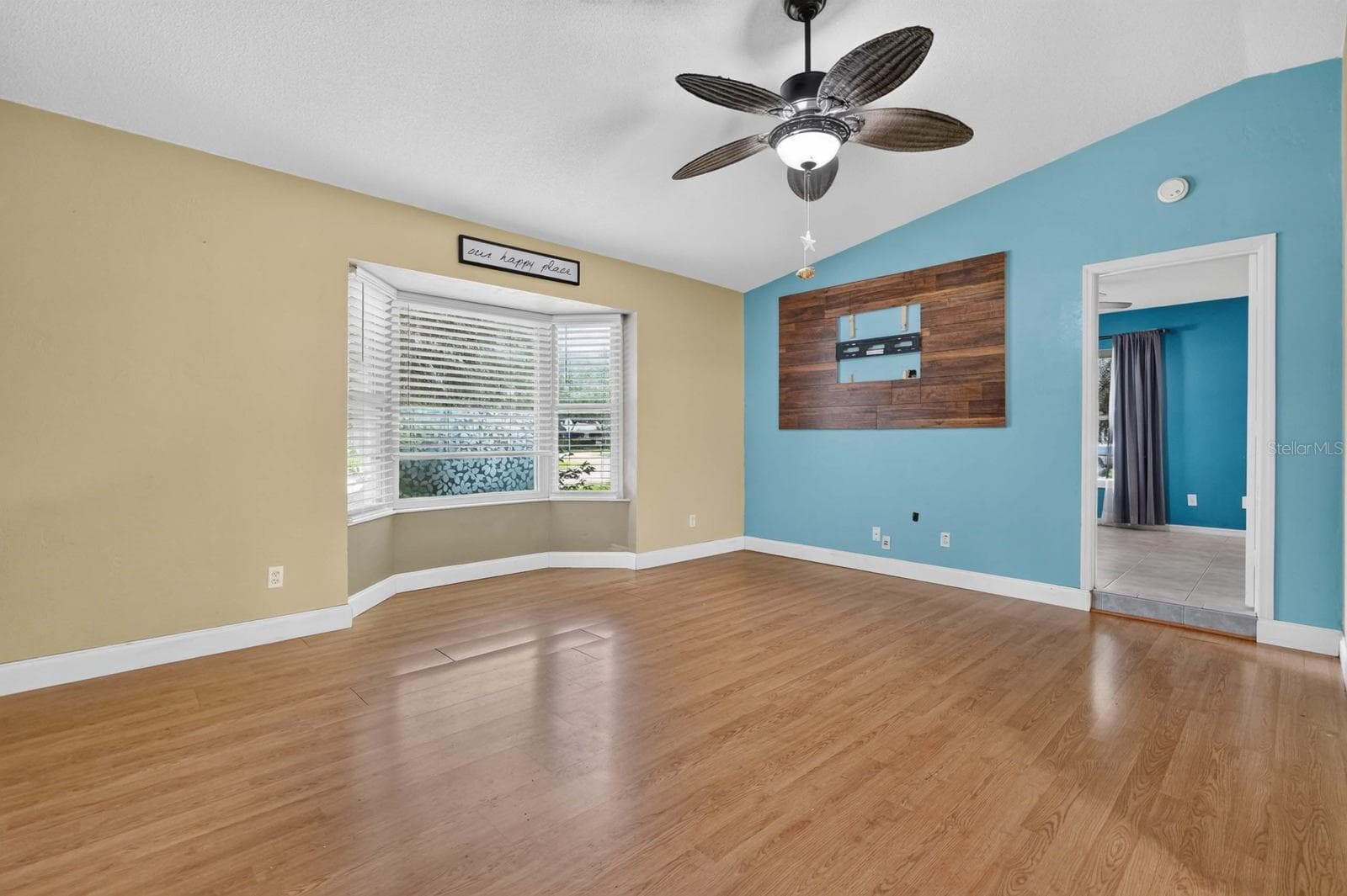 Dining Area off Kitchen - 319 QUAKER RIDGE DR, DAYTONA BEACH