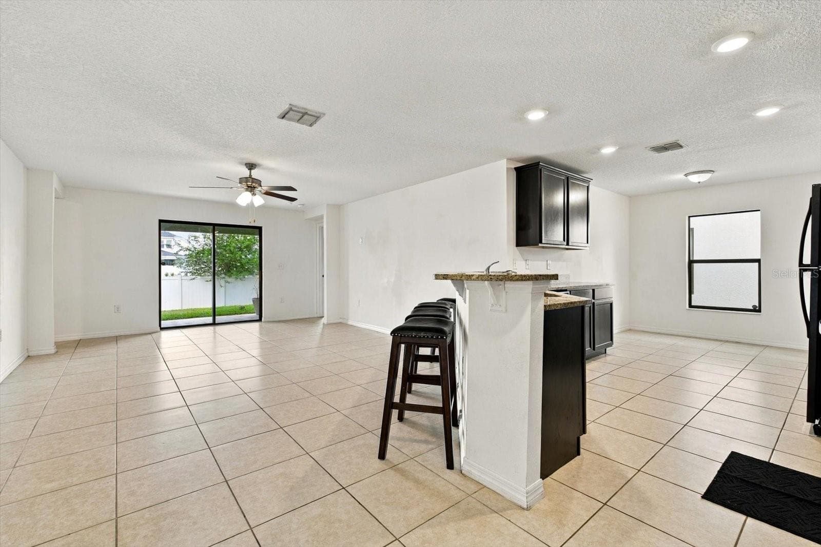 Single Family Residence at 810 CHATHAM WALK DR, RUSKIN, photo 5 of 45