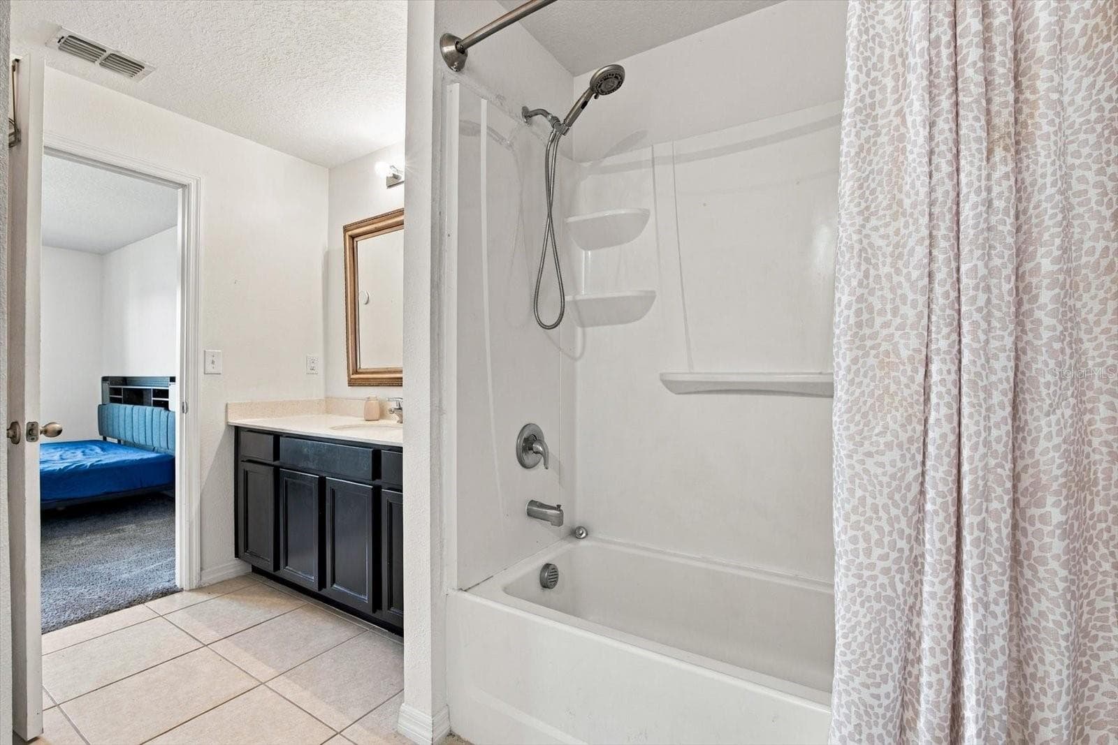 Primary Bathroom - 810 CHATHAM WALK DR, RUSKIN