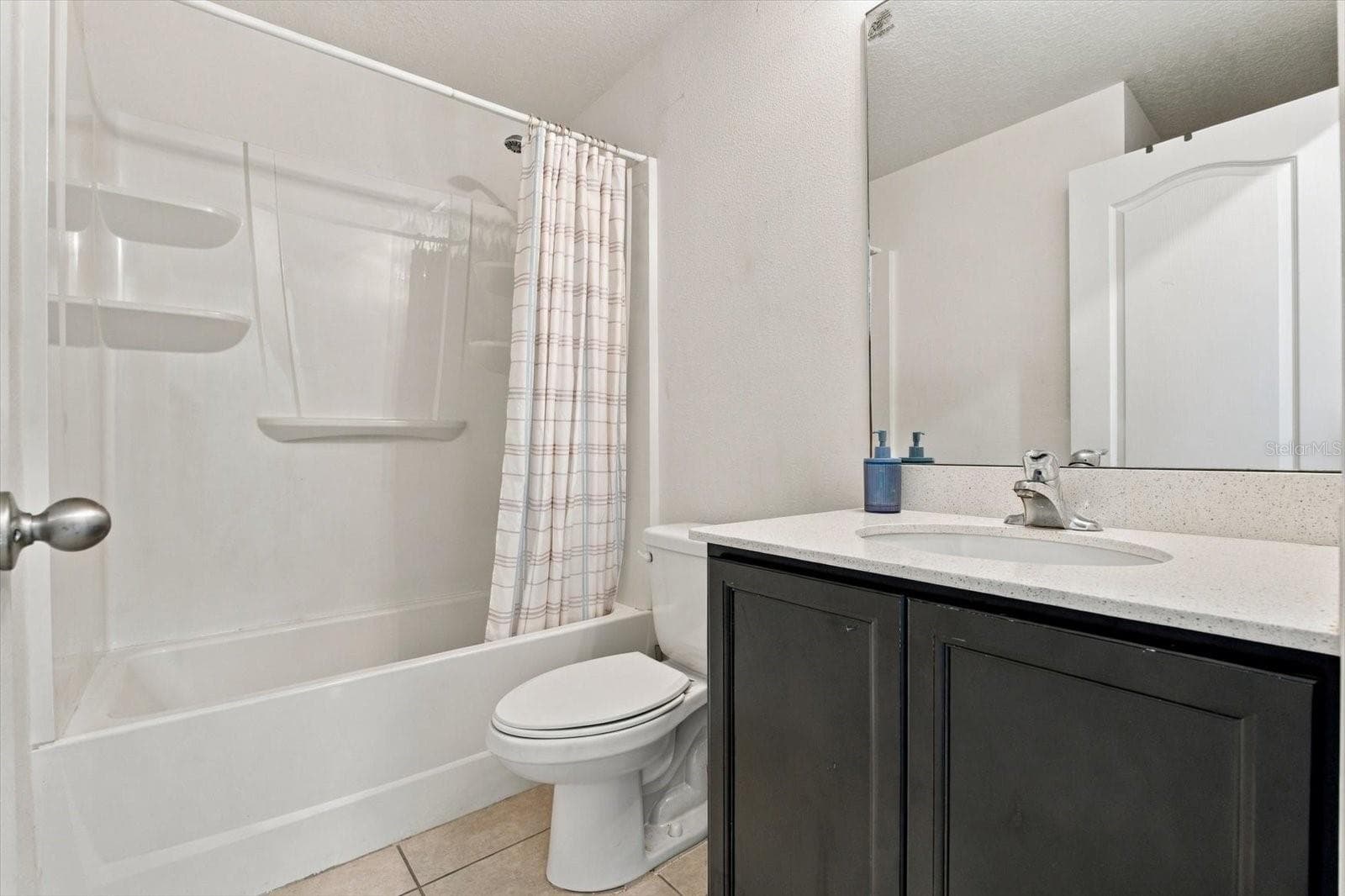 Bathroom #2 - 810 CHATHAM WALK DR, RUSKIN
