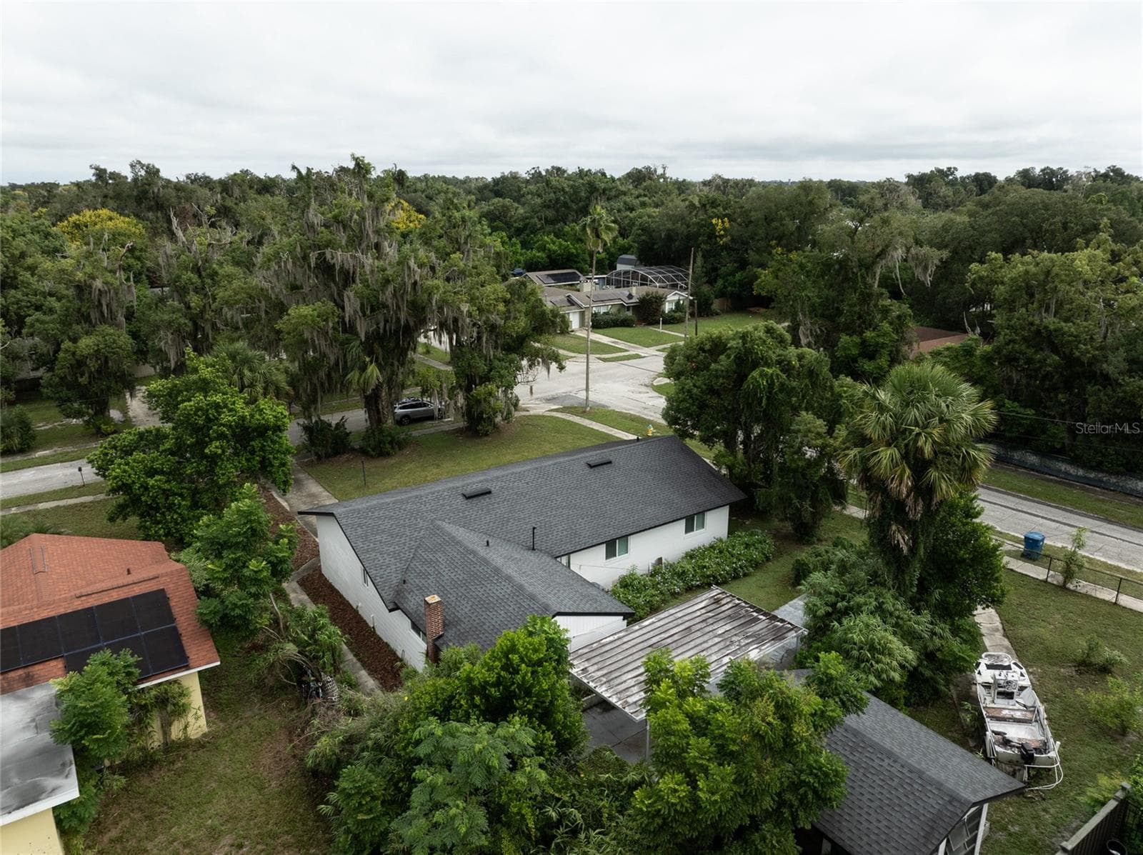 Single Family Residence at 1004 N CAMPHOR LN, DELAND, photo 3 of 29