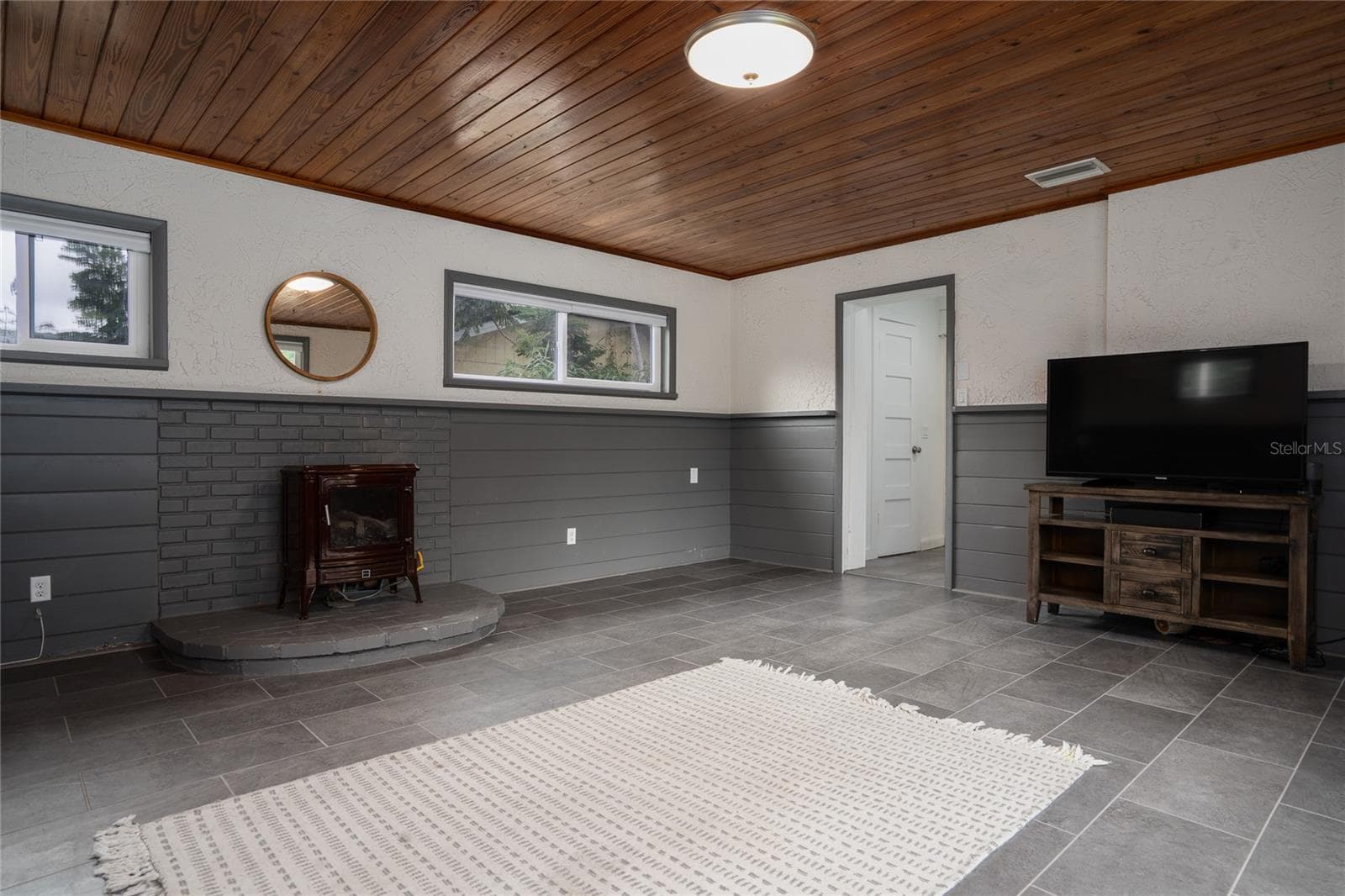 Single Family Residence at 1004 N CAMPHOR LN, DELAND, photo 16 of 29