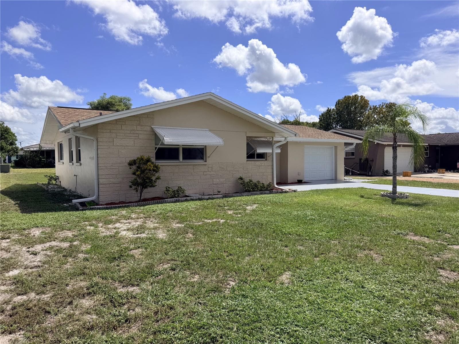 Single Family Residence at 10118 HOLLY DR, PORT RICHEY, photo 3 of 28