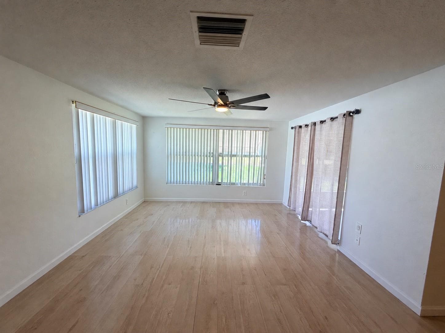 Single Family Residence at 10118 HOLLY DR, PORT RICHEY, photo 15 of 28