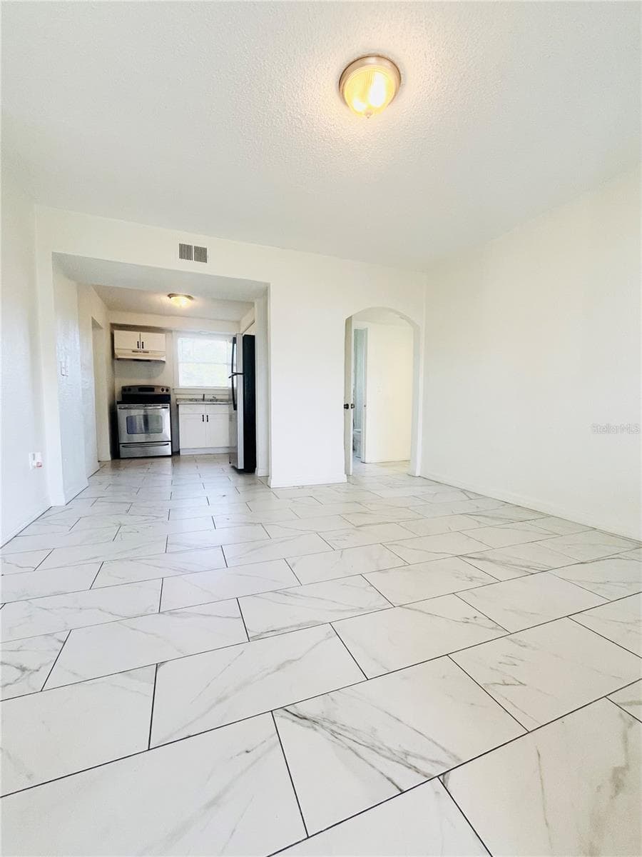 Single Family Residence at 920 E SENECA AVE, TAMPA, photo 15 of 32