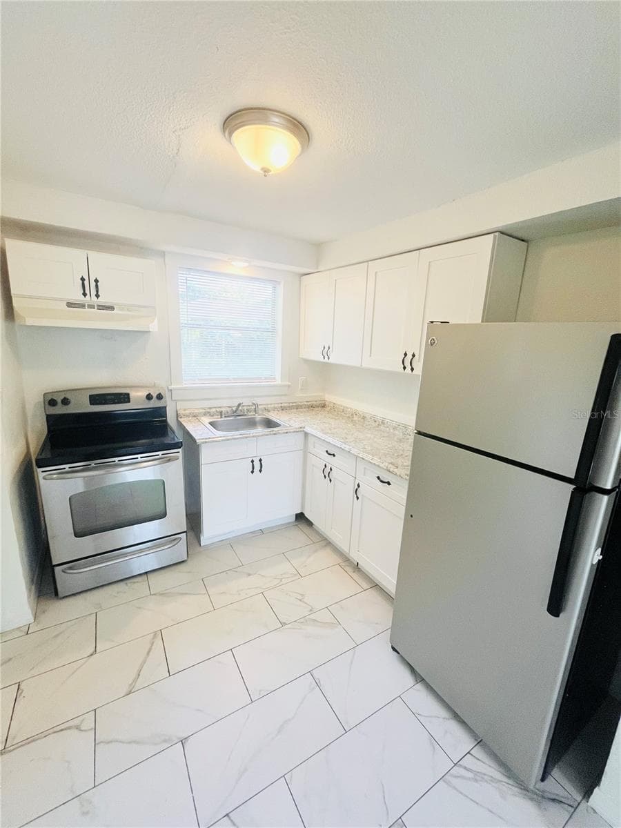 Single Family Residence at 920 E SENECA AVE, TAMPA, photo 19 of 32