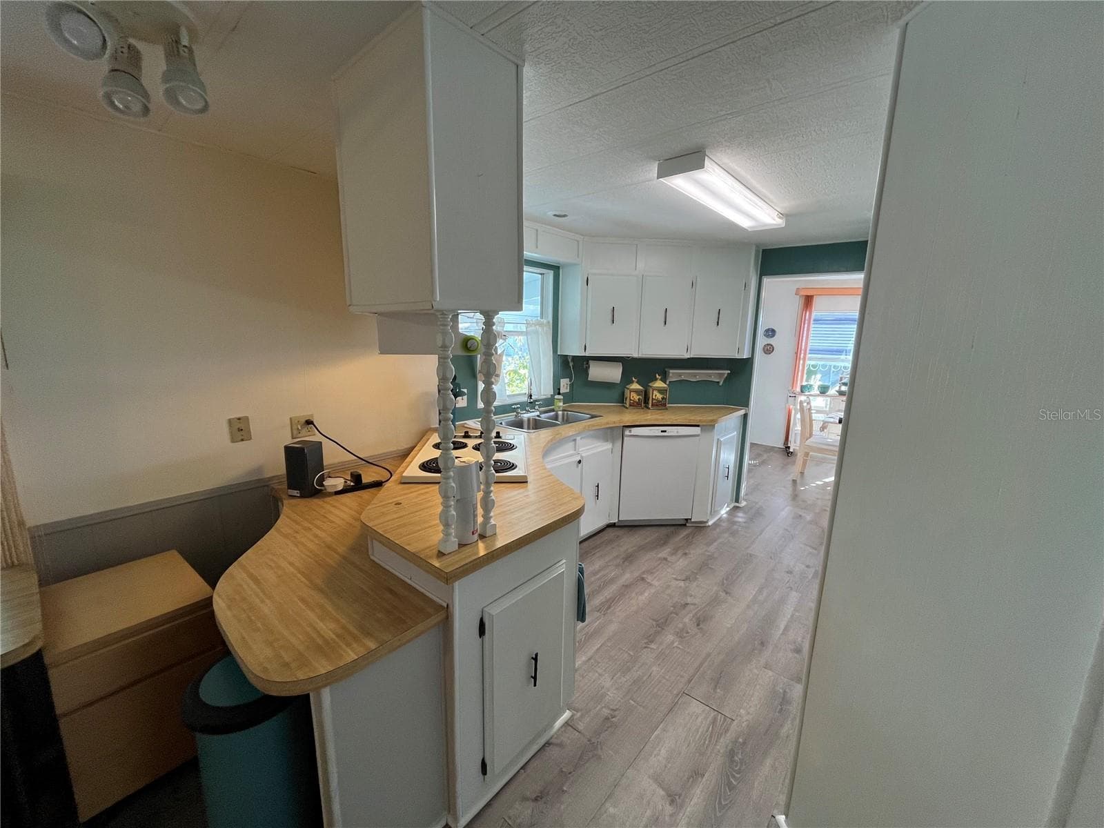 Manufactured Home at 984 JOLANDA CIR, VENICE, photo 11 of 42