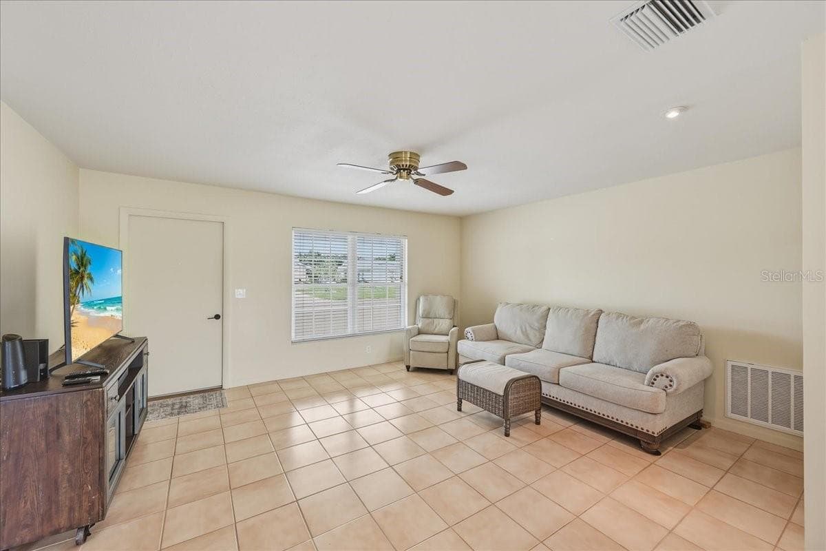 Living room - 7312 17TH AVE W, BRADENTON