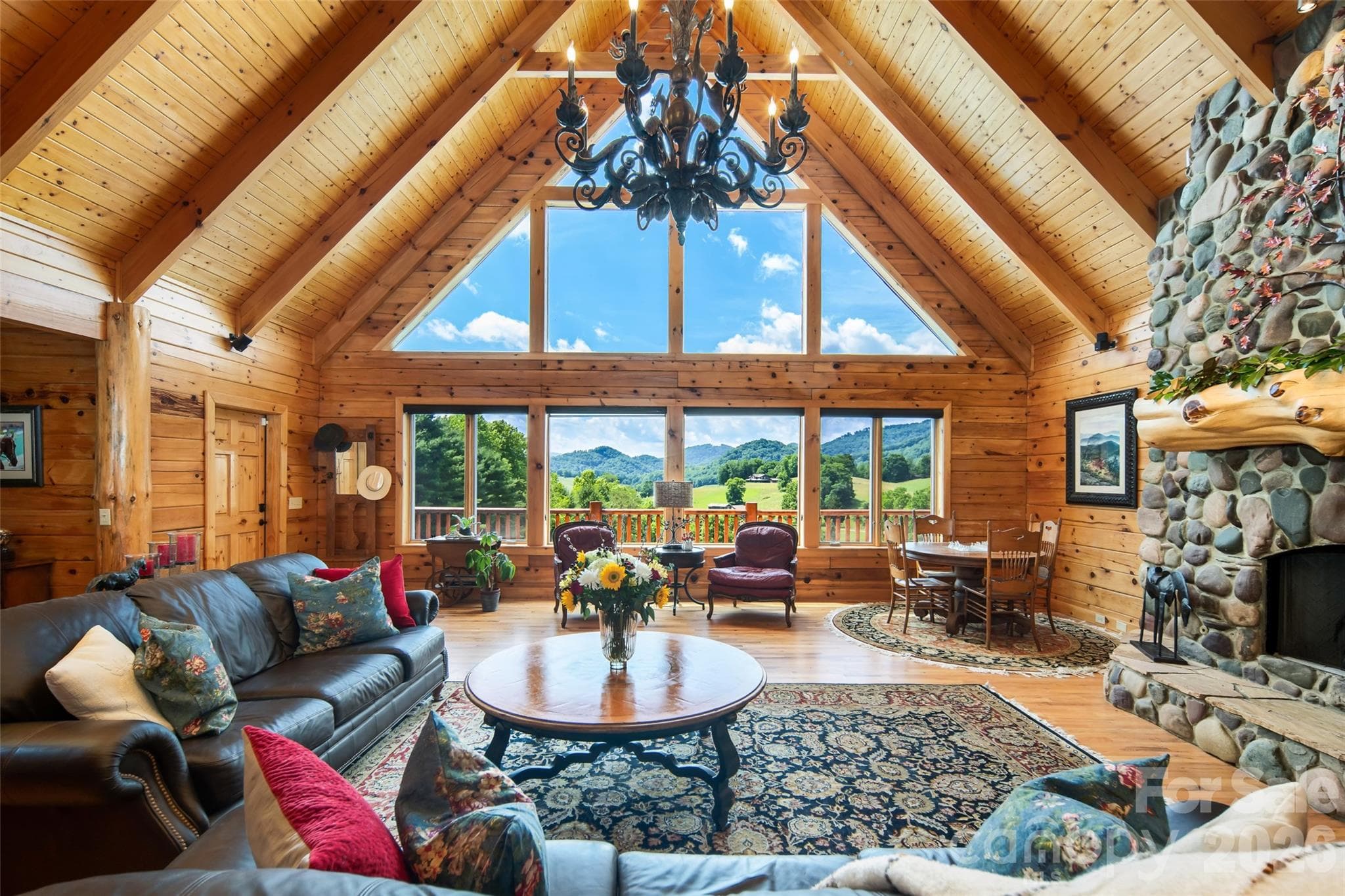 Grand room in main home - 316 Stevenson Cove Road, Waynesville