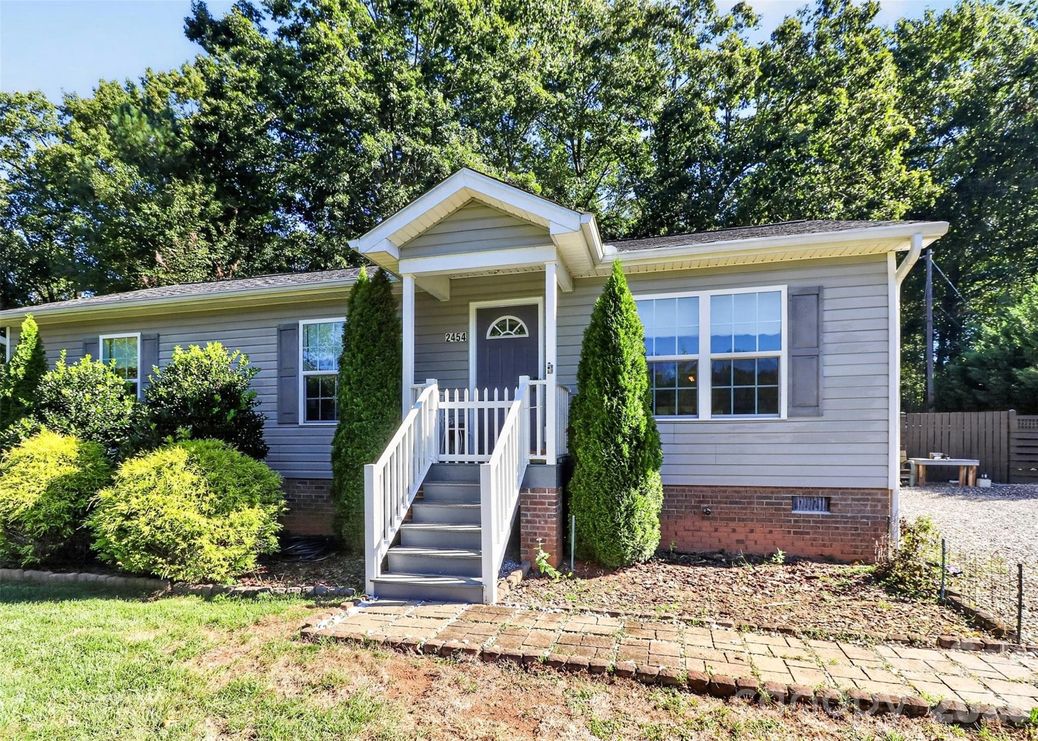 Single Family Residence at 2454 Oak Valley Lane, Maiden, photo 2 of 45