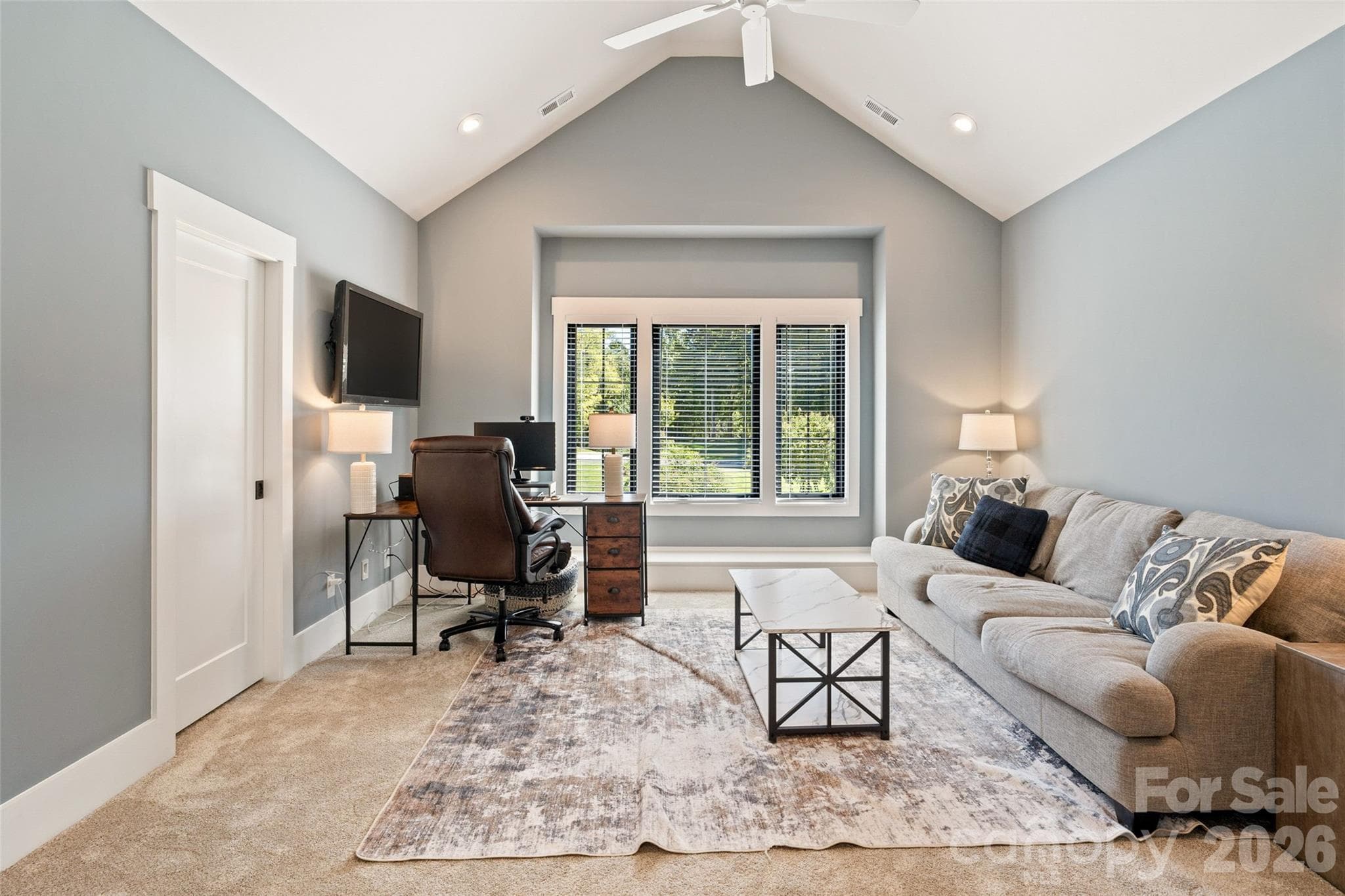 Upstairs Guest room/office - 2111 Brandt Road, York