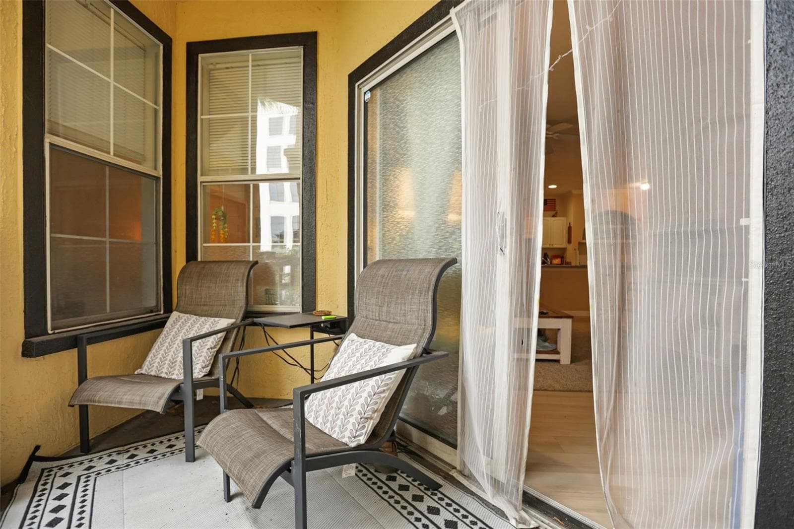 Balcony Overlooking orange Ave - 860 N ORANGE AVE #323, ORLANDO
