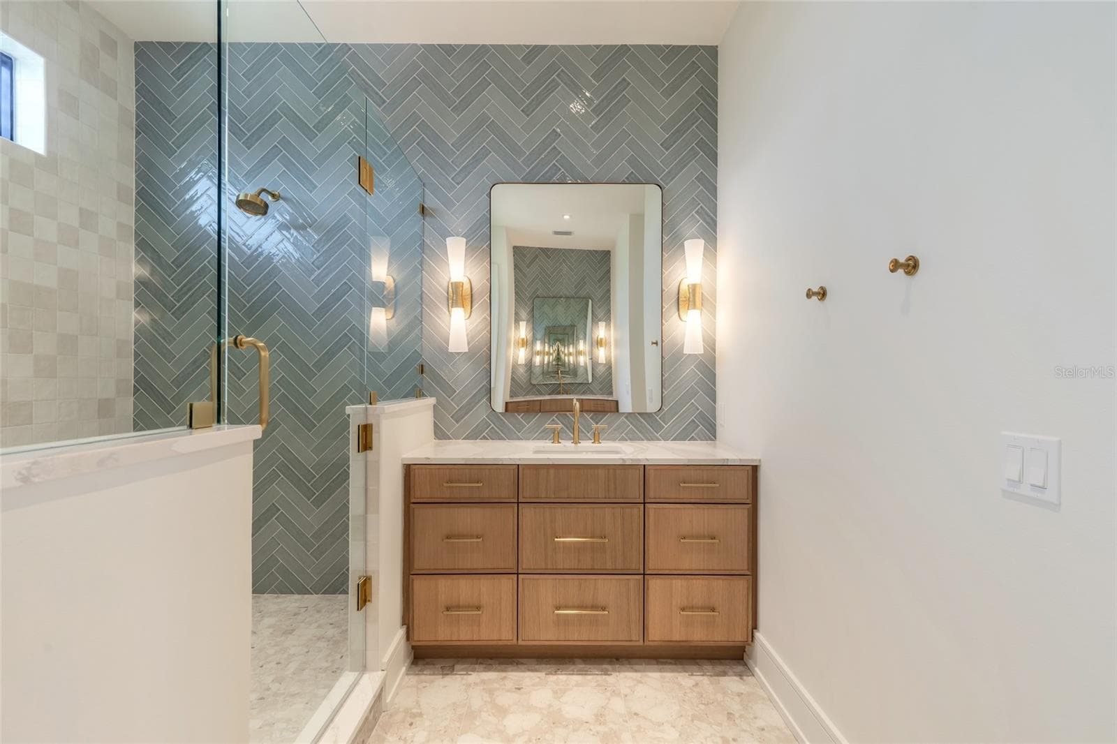 Primary Bath 1st Vanity - 4643 VAN KLEECK DR, NEW SMYRNA BEACH
