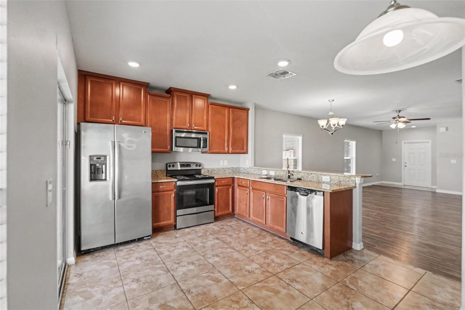 Single Family Residence at 1817 HARBOUR BLUE ST, RUSKIN, photo 4 of 15