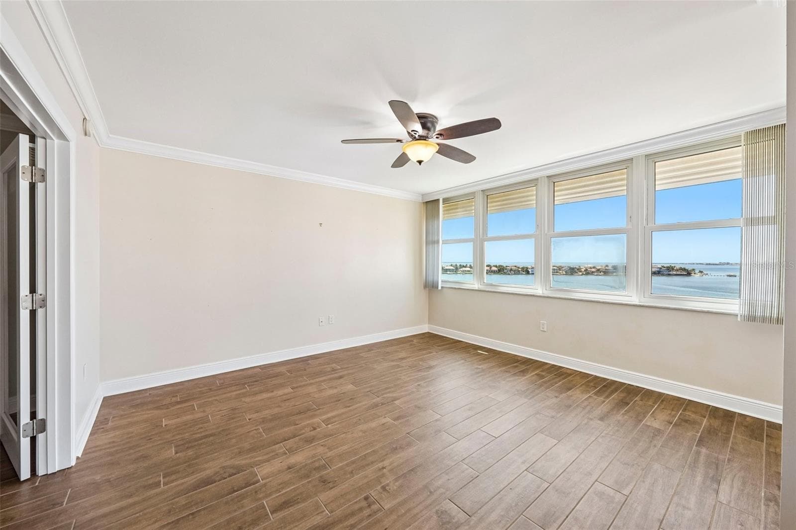 Condominium at 5108 BRITTANY DR S #805, ST PETERSBURG, photo 8 of 28
