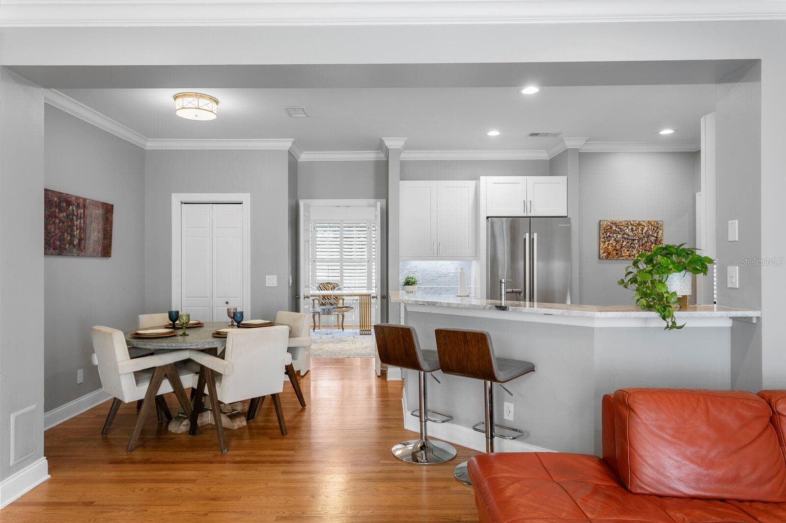 Kitchen/Family Room Combo - 908 HARBOUR BAY DR, TAMPA