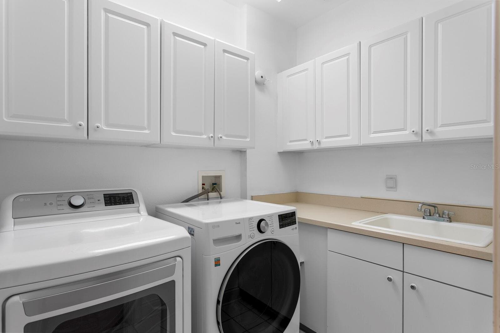 Laundry Room - 908 HARBOUR BAY DR, TAMPA