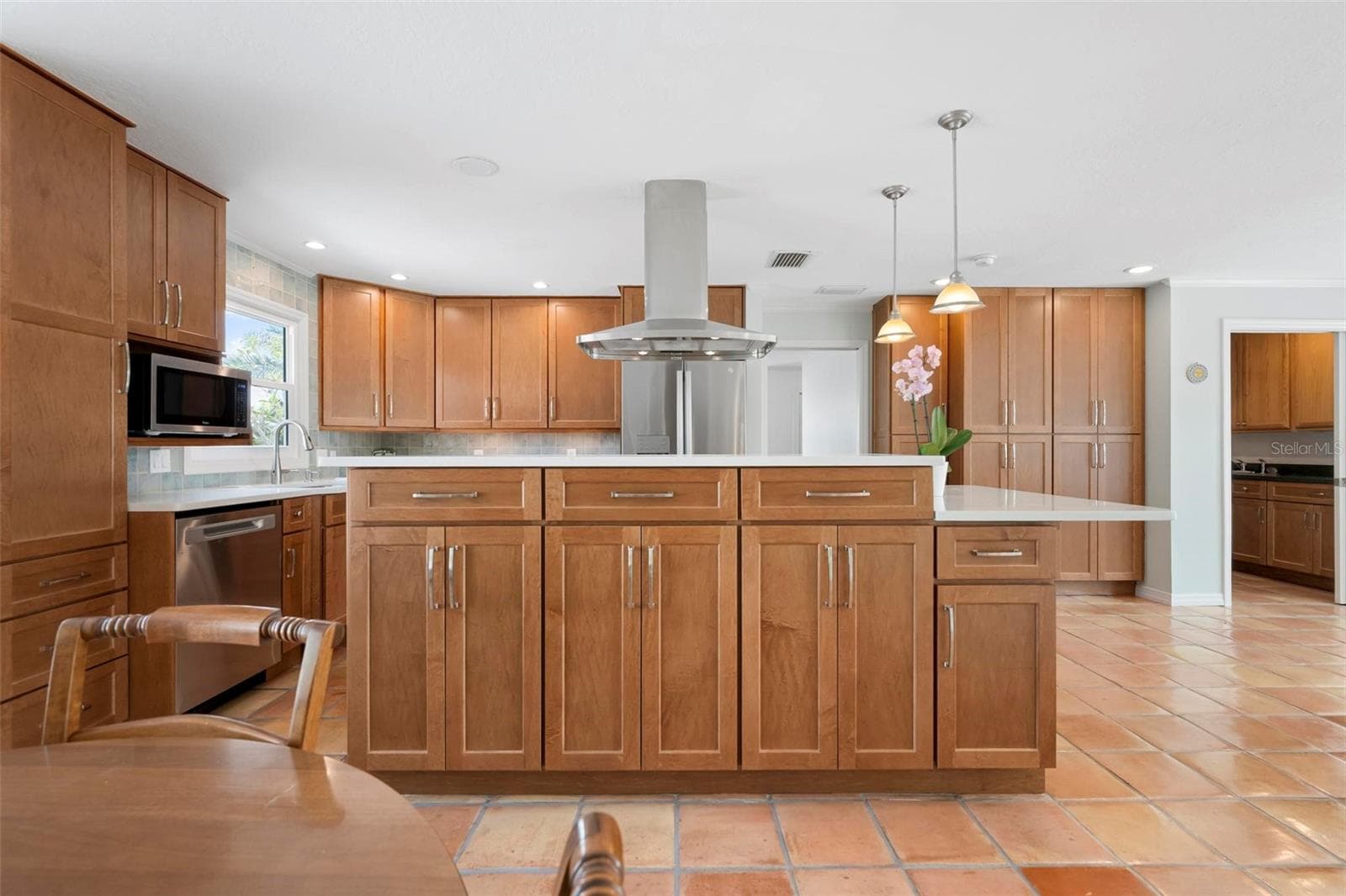 Open concept kitchen - 503 65TH ST, HOLMES BEACH