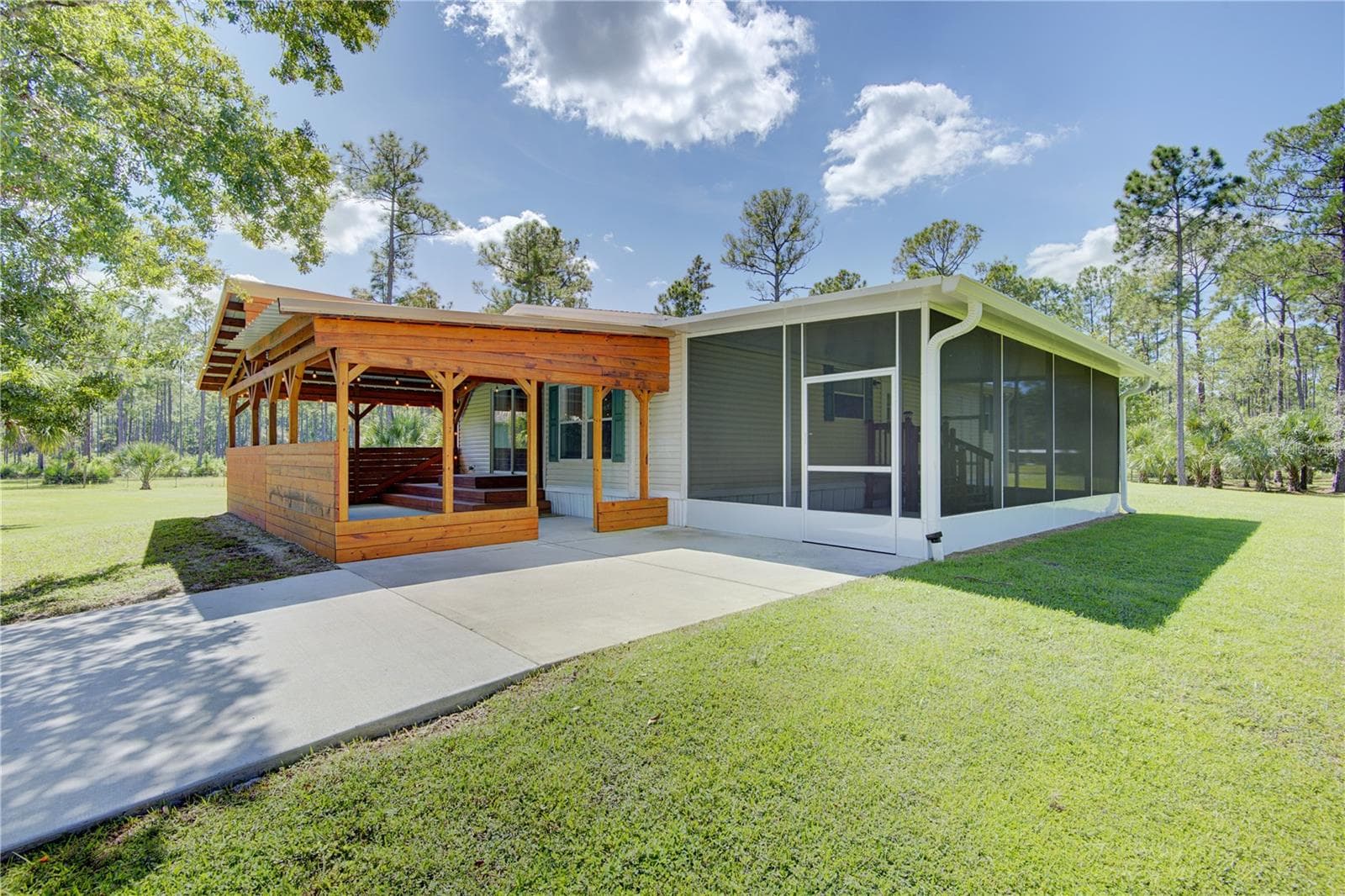 Manufactured Home at 420 SMITH RD, OSTEEN, photo 5 of 77