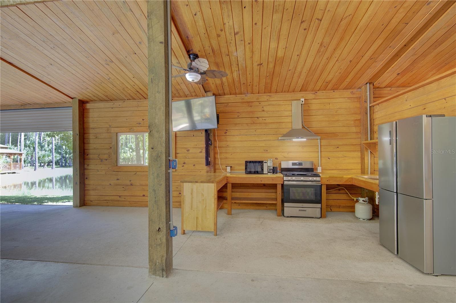 Manufactured Home at 420 SMITH RD, OSTEEN, photo 22 of 77