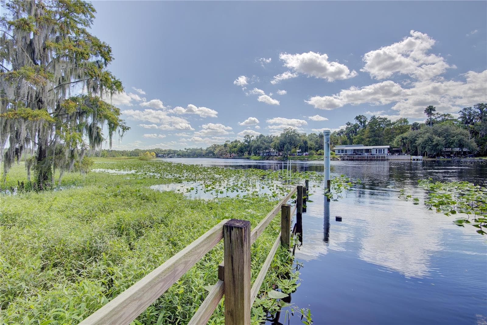 St Johns River - 420 SMITH RD, OSTEEN