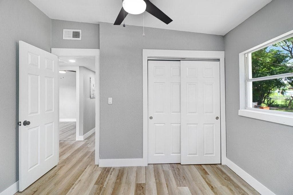 Single Family Residence at 124 EDGEWATER DR, WINTER HAVEN, photo 24 of 39