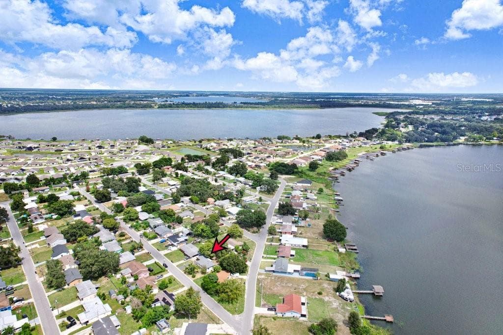 Single Family Residence at 124 EDGEWATER DR, WINTER HAVEN, photo 36 of 39