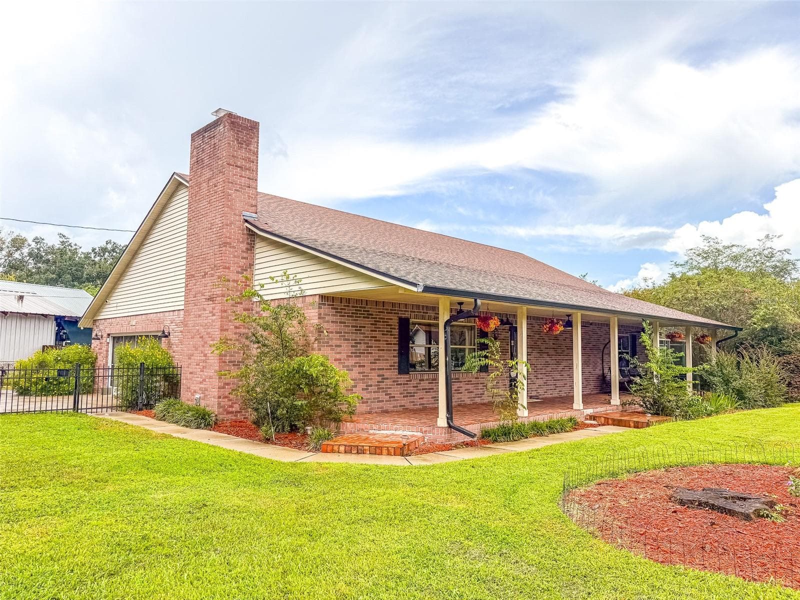 Single Family Residence at 1290 E GILBERT ST, BARTOW, photo 2 of 49