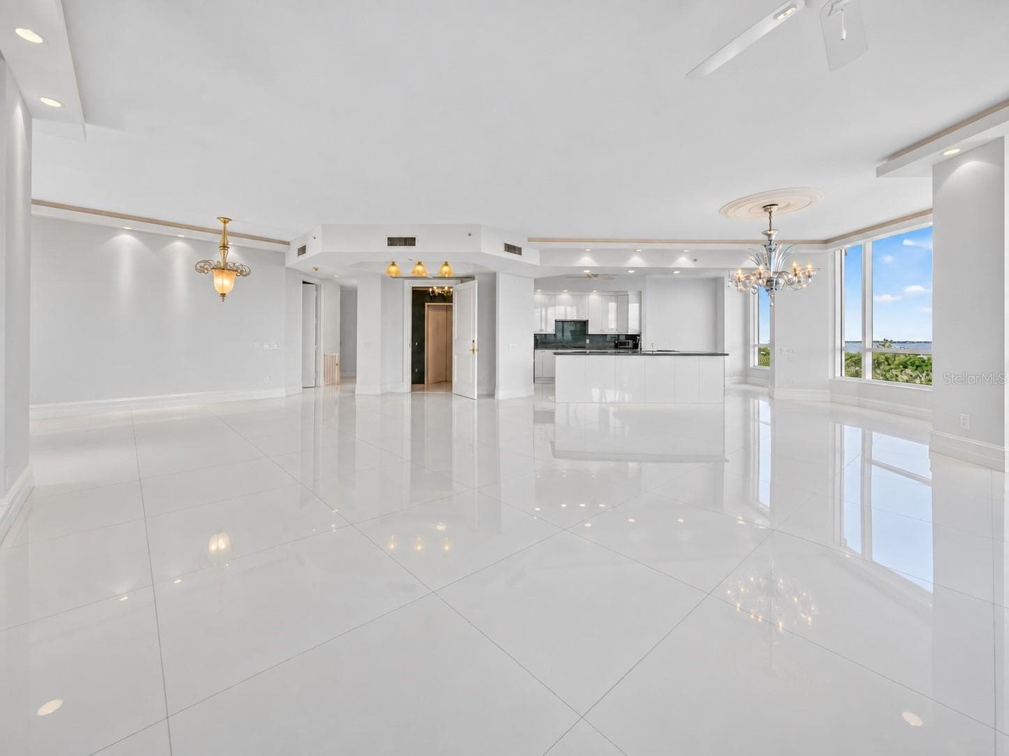 Virtually Vacant - living room, foyer, and dining room - 1281 GULF OF MEXICO DRIVE DR #707, LONGBOAT KEY