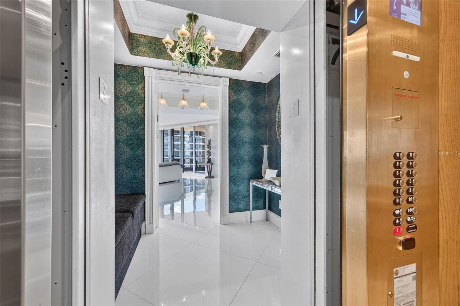 Foyer elevator entry - 1281 GULF OF MEXICO DRIVE DR #707, LONGBOAT KEY