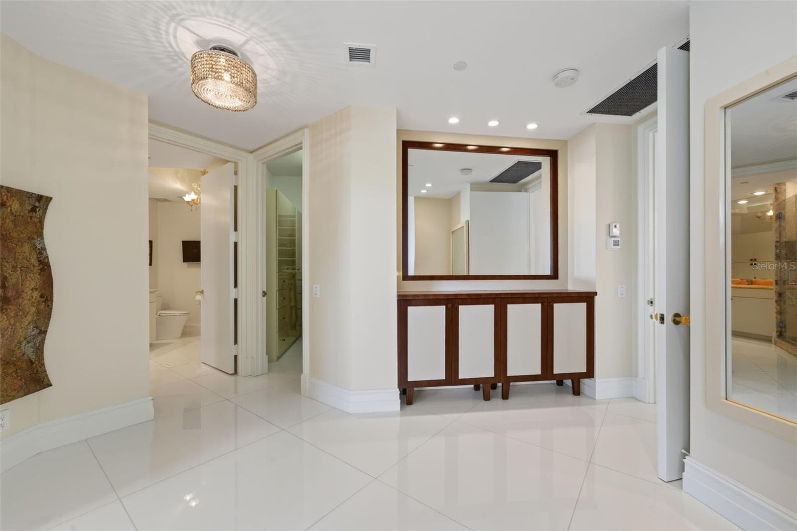 Primary Bedroom foyer - 1281 GULF OF MEXICO DRIVE DR #707, LONGBOAT KEY