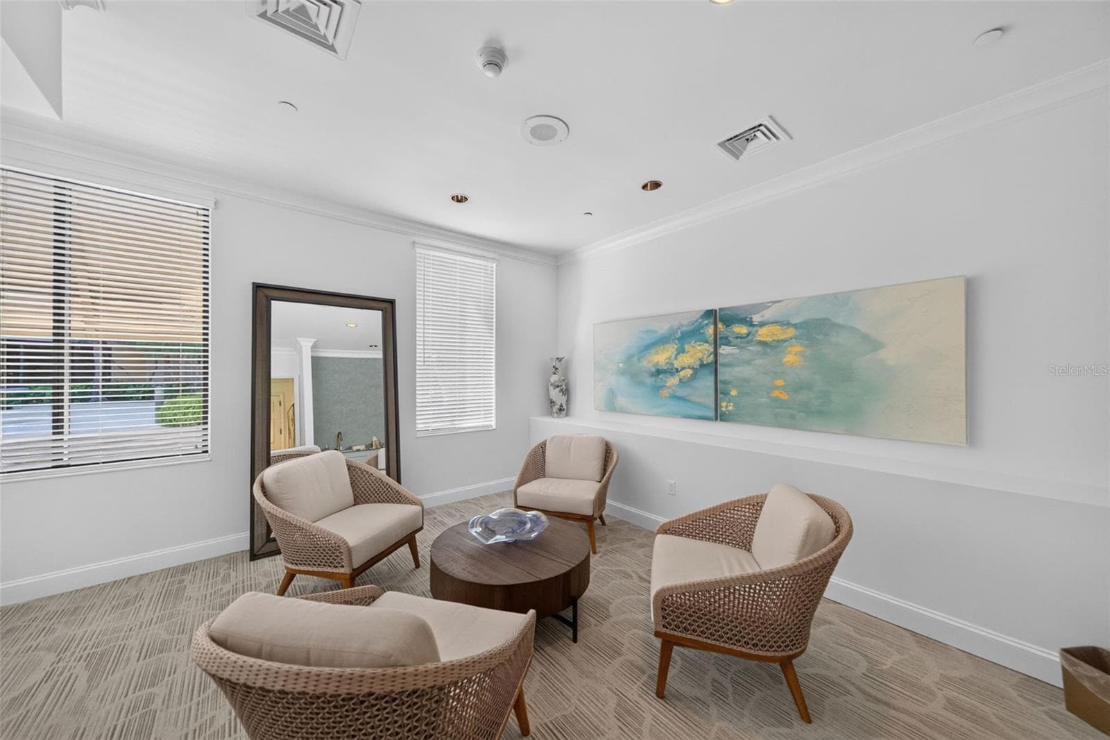 Ladies Locker Lounge Room - 1281 GULF OF MEXICO DRIVE DR #707, LONGBOAT KEY