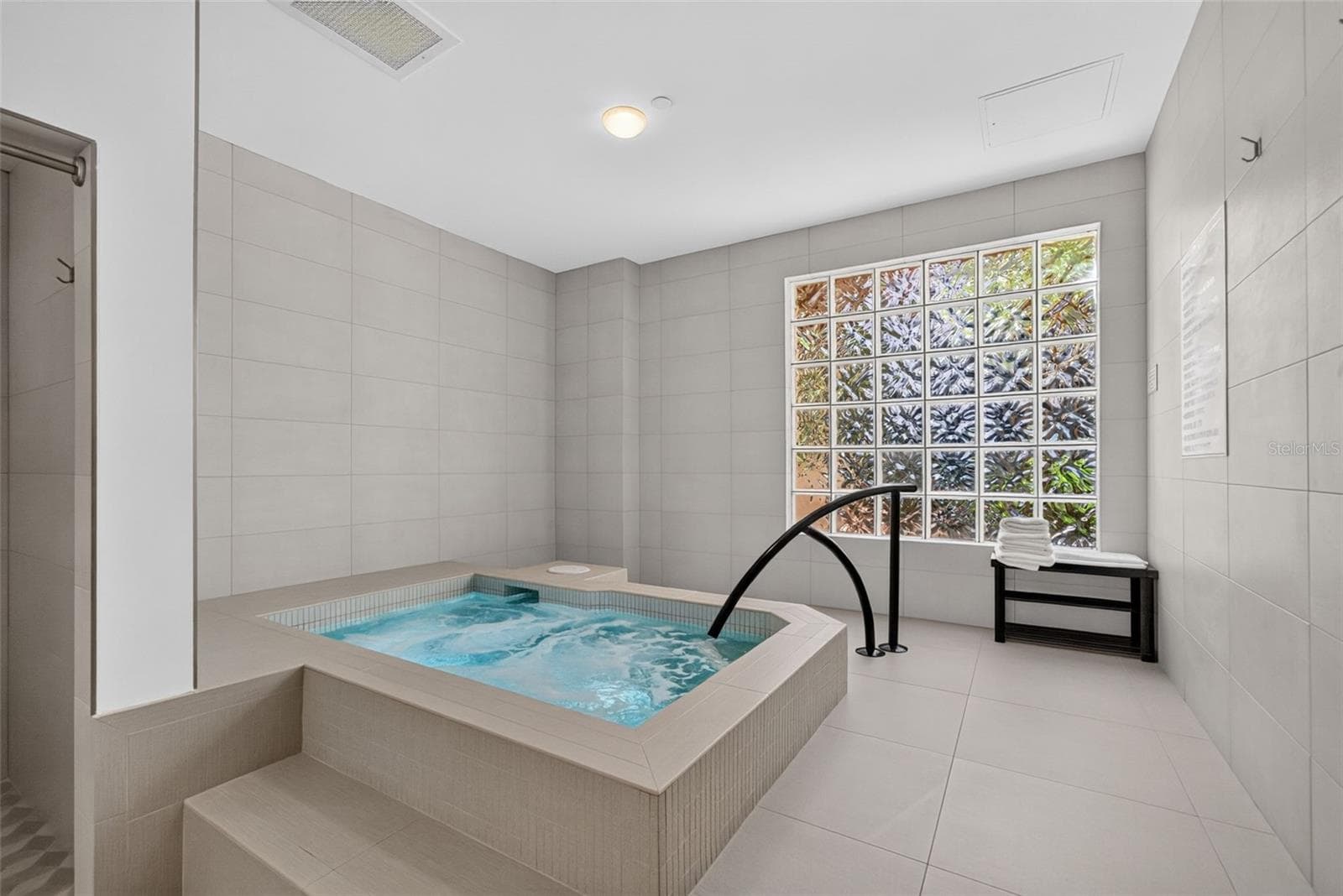 Ladies whirlpool Room - 1281 GULF OF MEXICO DRIVE DR #707, LONGBOAT KEY