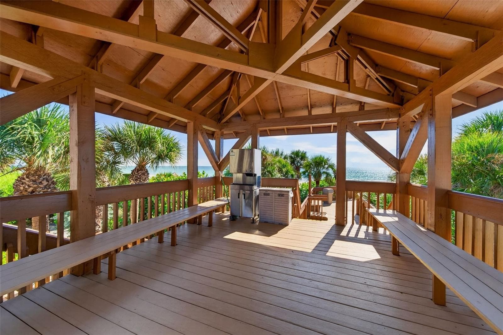 Beach Pavilion - 1281 GULF OF MEXICO DRIVE DR #707, LONGBOAT KEY