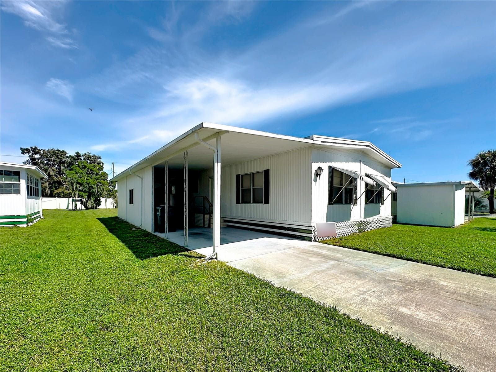 Mobile Home at 3019 REDBUD LN, LAKELAND, photo 4 of 31