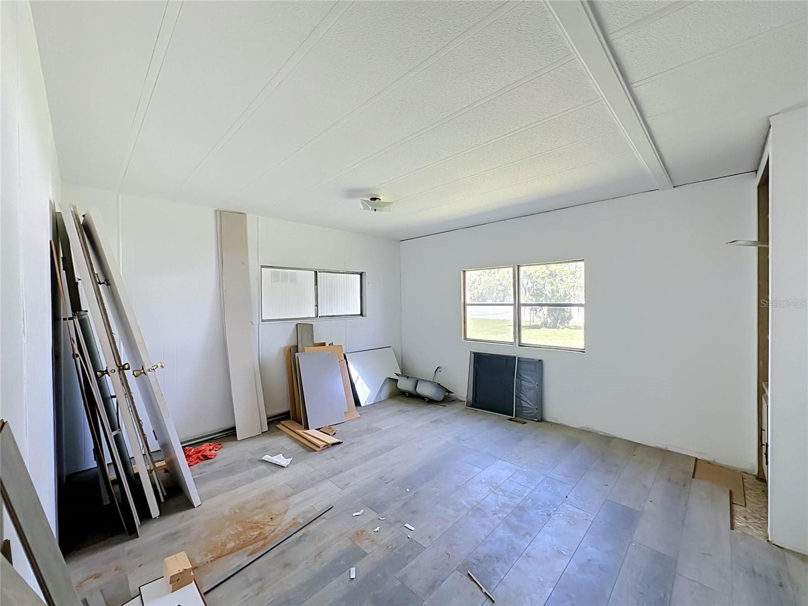 Mobile Home at 3019 REDBUD LN, LAKELAND, photo 17 of 31
