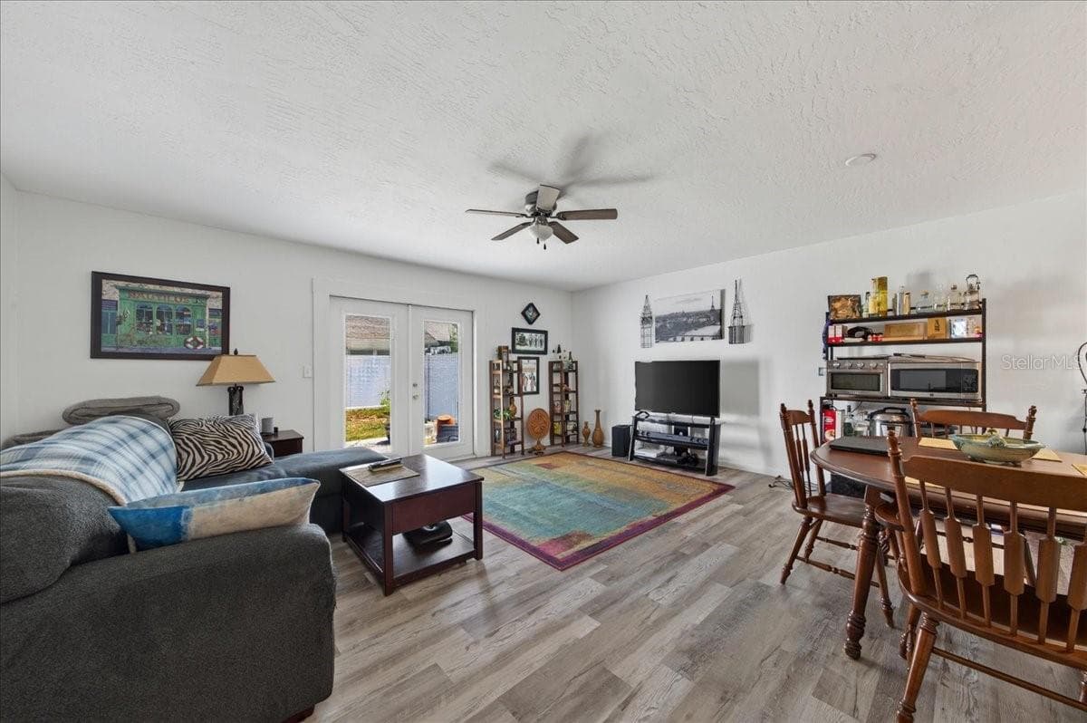 Unit 843 living room - 841 E 14TH AVE, NEW SMYRNA BEACH