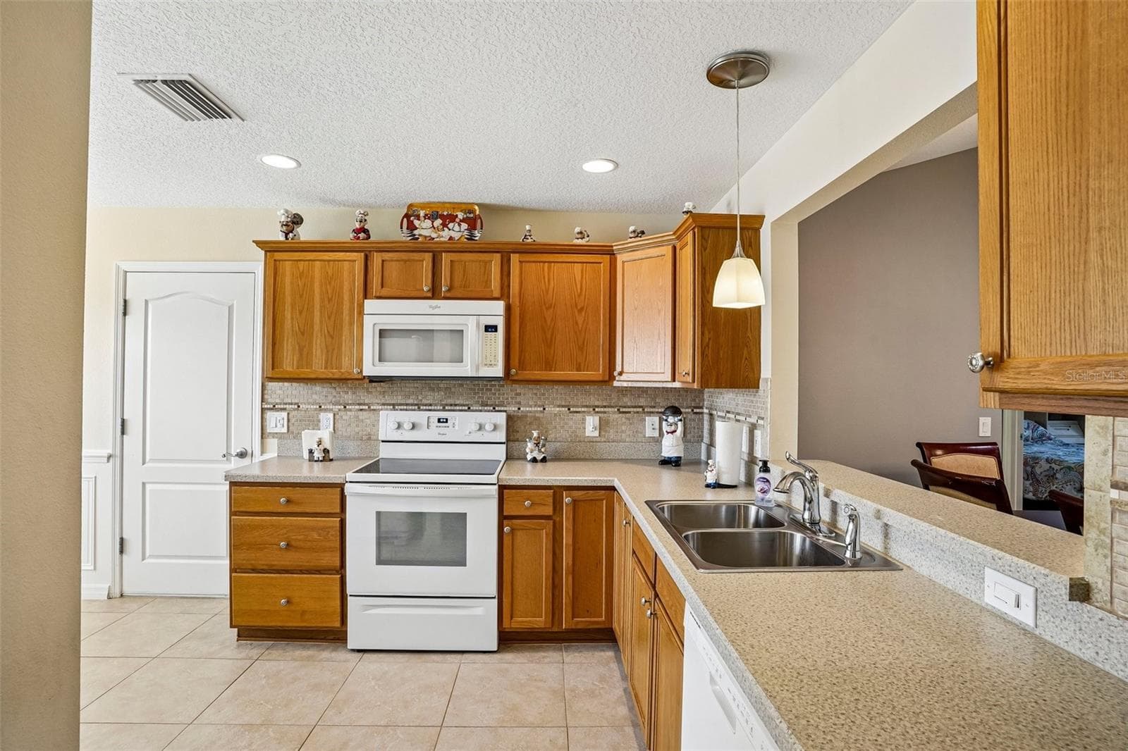 Single Family Residence at 2017 YEARLING WAY, THE VILLAGES, photo 7 of 27