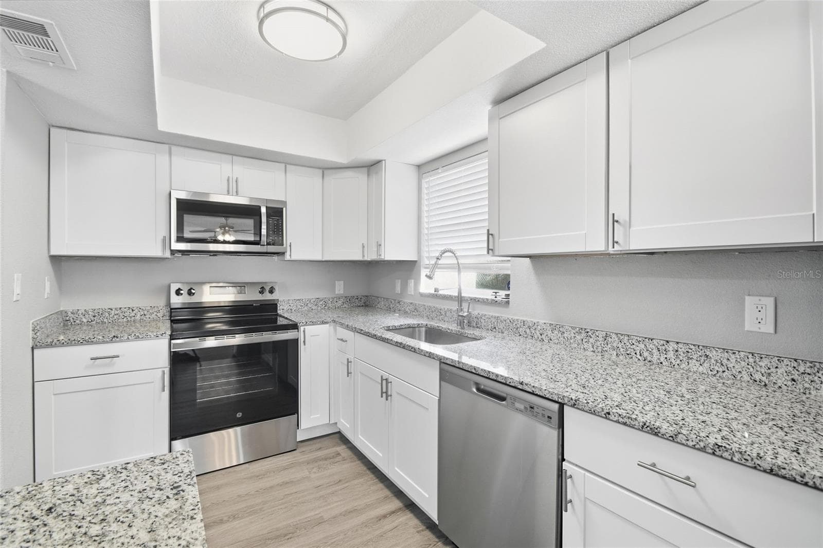Single Family Residence at 1751 MISSISSIPPI AVE NE, ST PETERSBURG, photo 15 of 50
