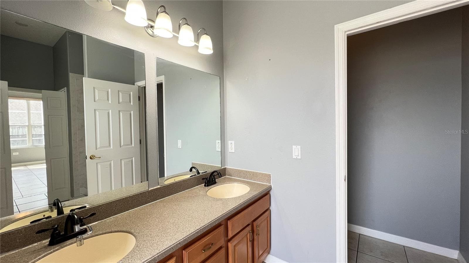 Single Family Residence at 8832 KENSINGTON CT, KISSIMMEE, photo 39 of 47