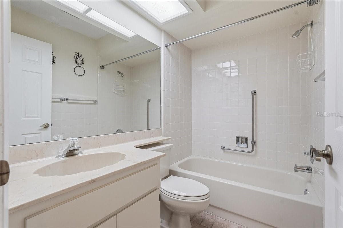 2nd Bathroom - 11508 ORLEANS LN #11508, PORT RICHEY