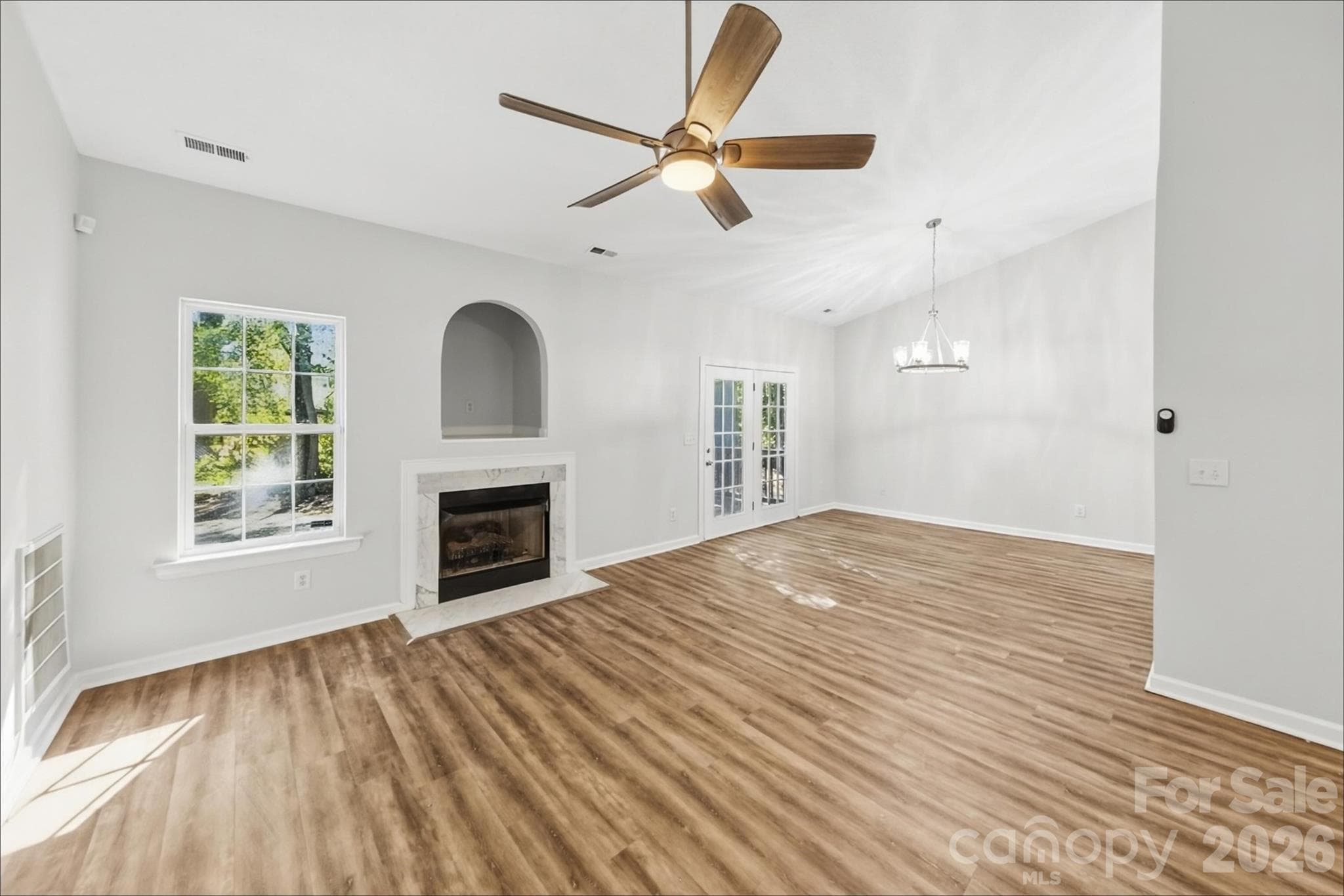 Single Family Residence at 834 Horseman Drive, Rock Hill, photo 2 of 18