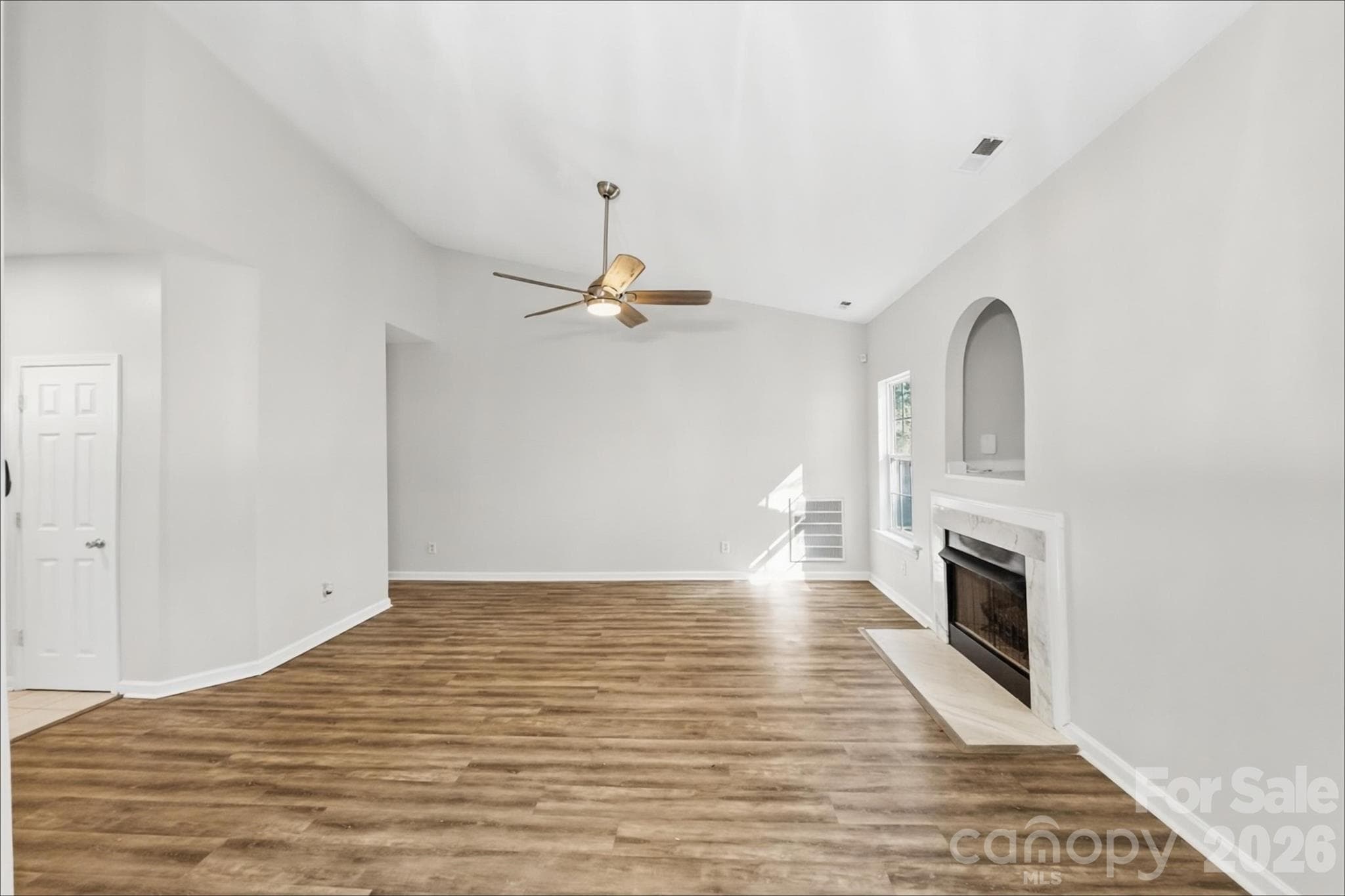Single Family Residence at 834 Horseman Drive, Rock Hill, photo 4 of 18