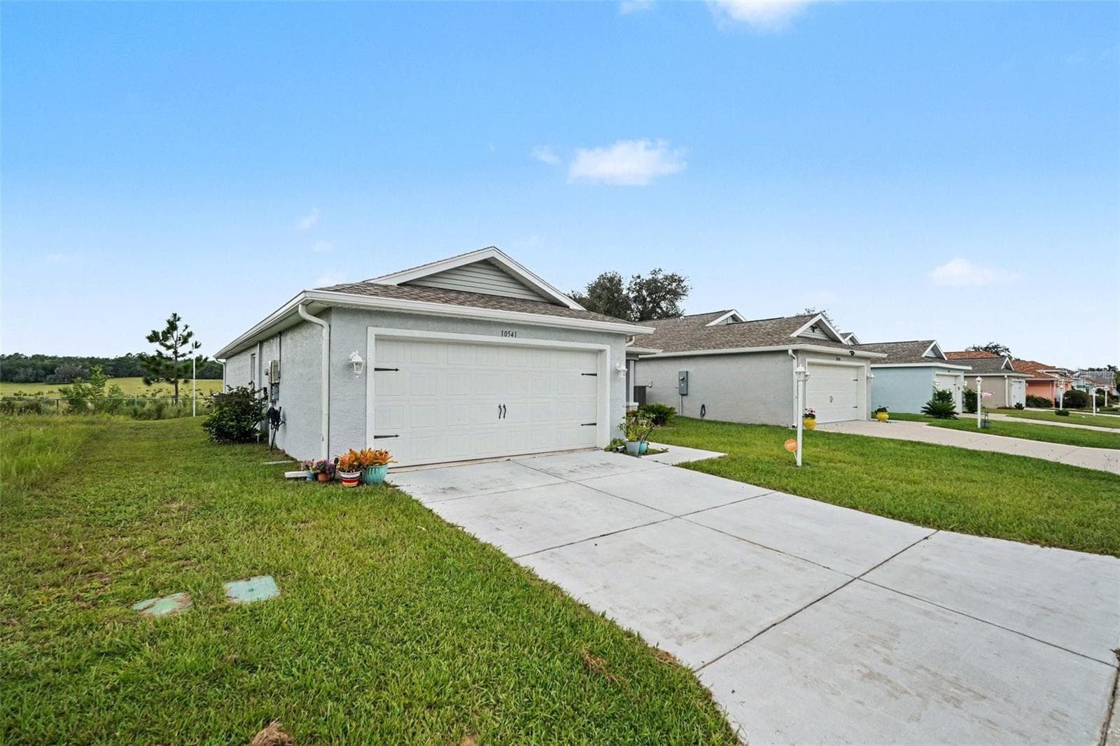 Single Family Residence at 10541 S DREW BRYANT CIR, FLORAL CITY, photo 3 of 32