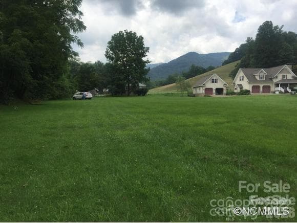 Mountain VIEWS - Flat Lot - Waynesville