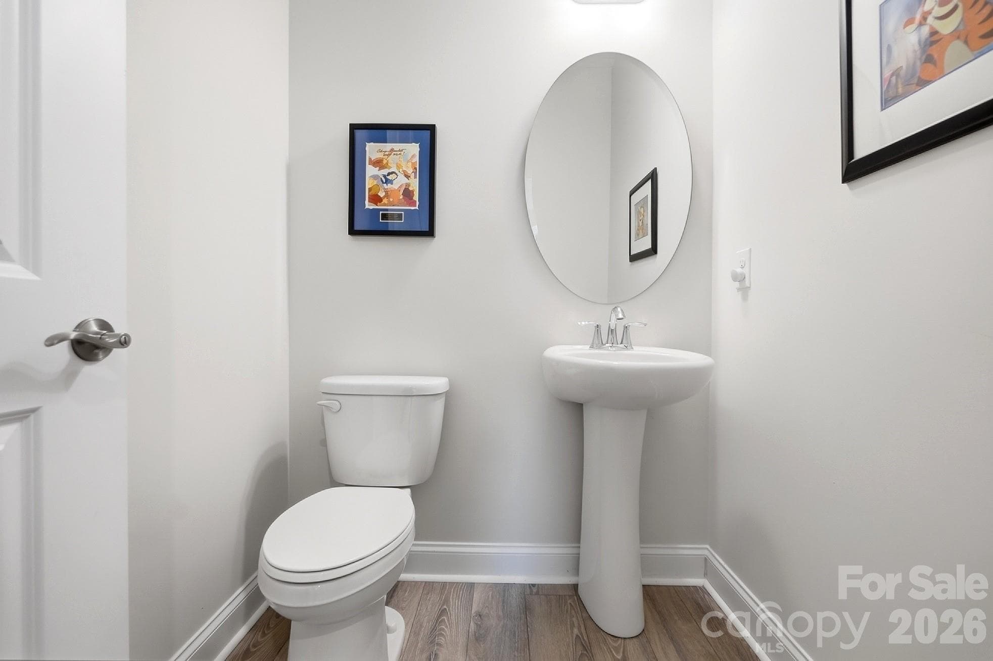 Half bath - 8032 Longwaters Court, York