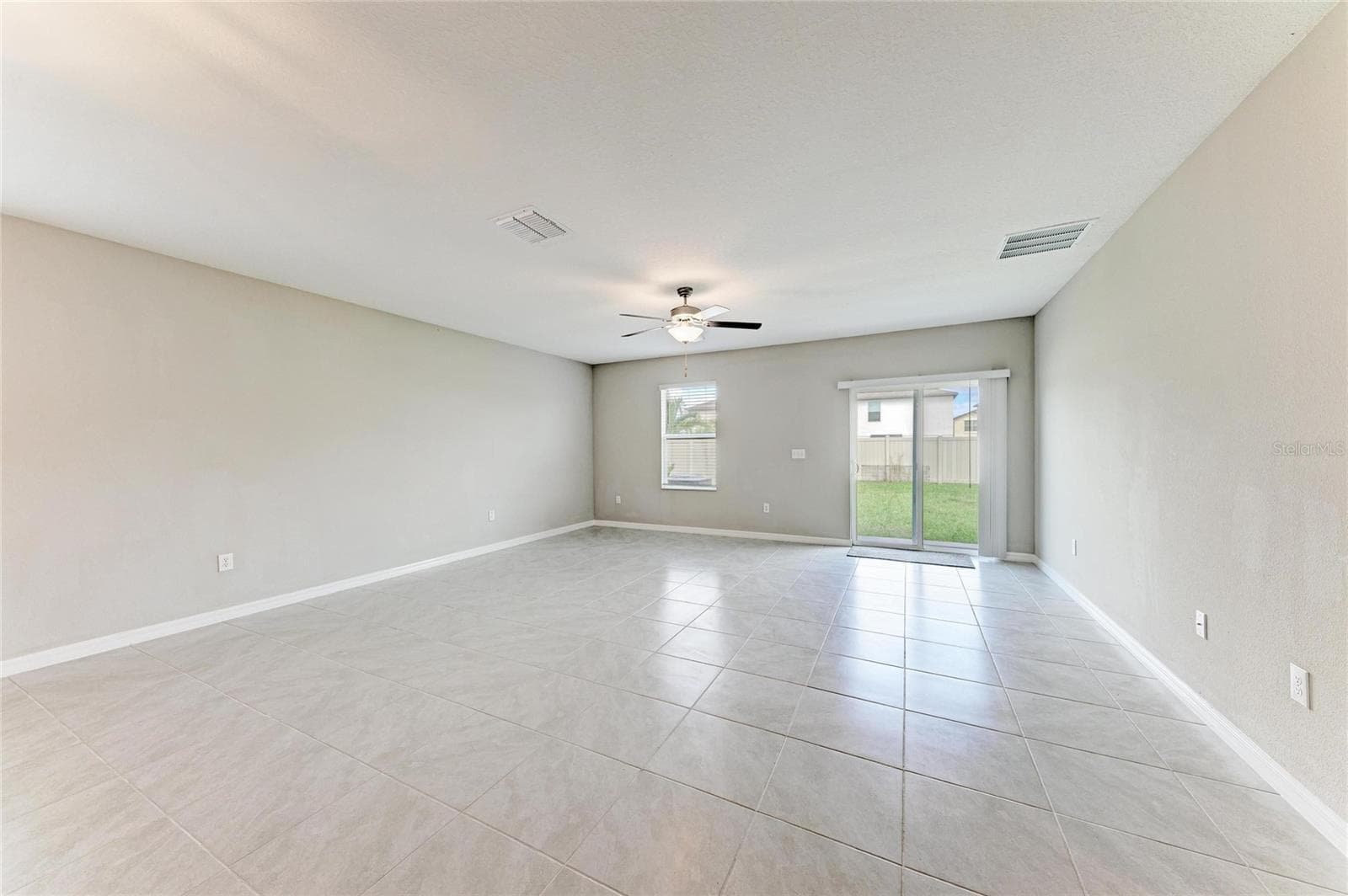 Single Family Residence at 7116 FERN GARDEN CT, SUN CITY CENTER, photo 8 of 75