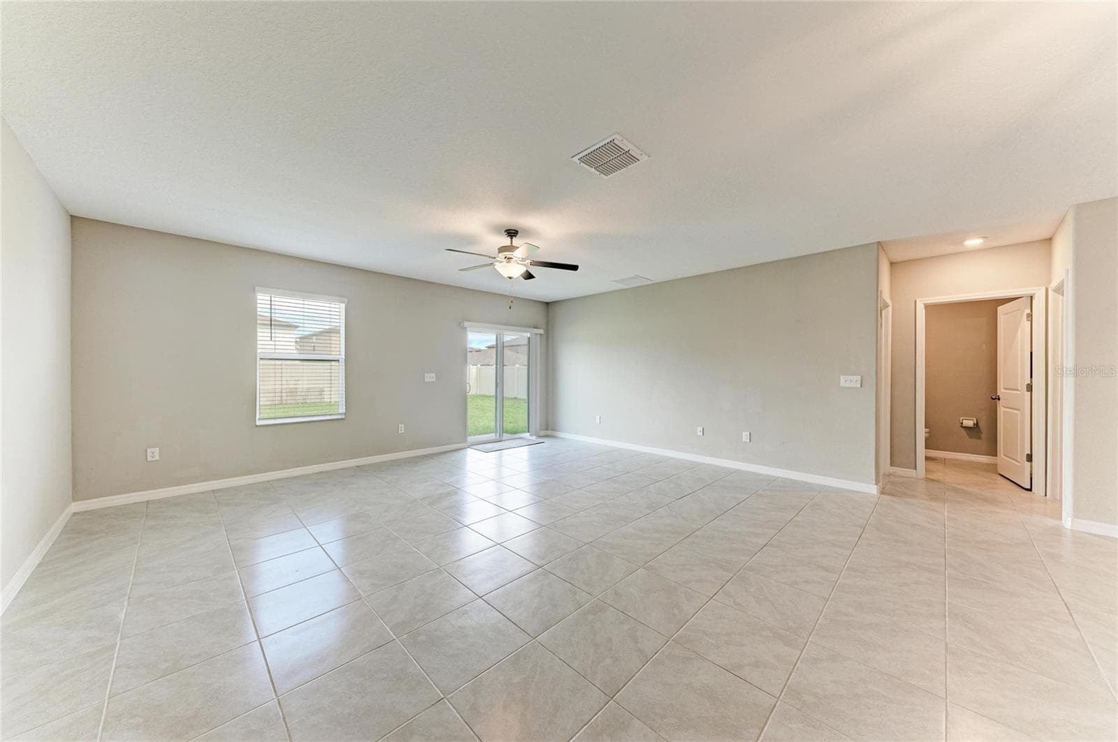 Single Family Residence at 7116 FERN GARDEN CT, SUN CITY CENTER, photo 9 of 75