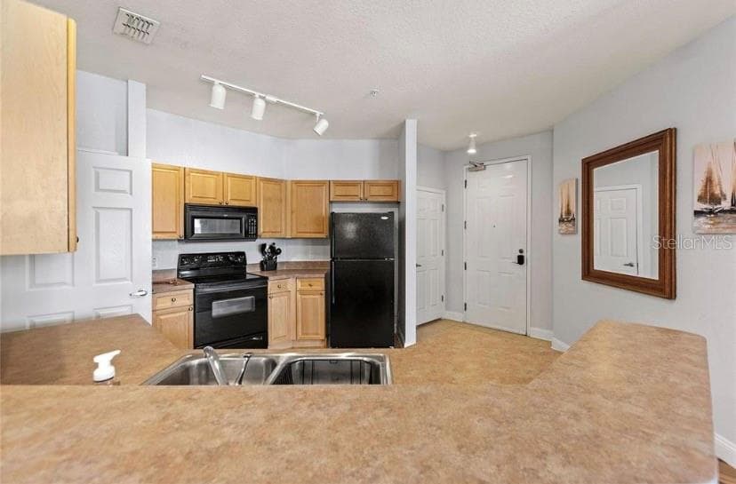 Condominium at 504 TERRACE RIDGE CIR #5, DAVENPORT, photo 3 of 11